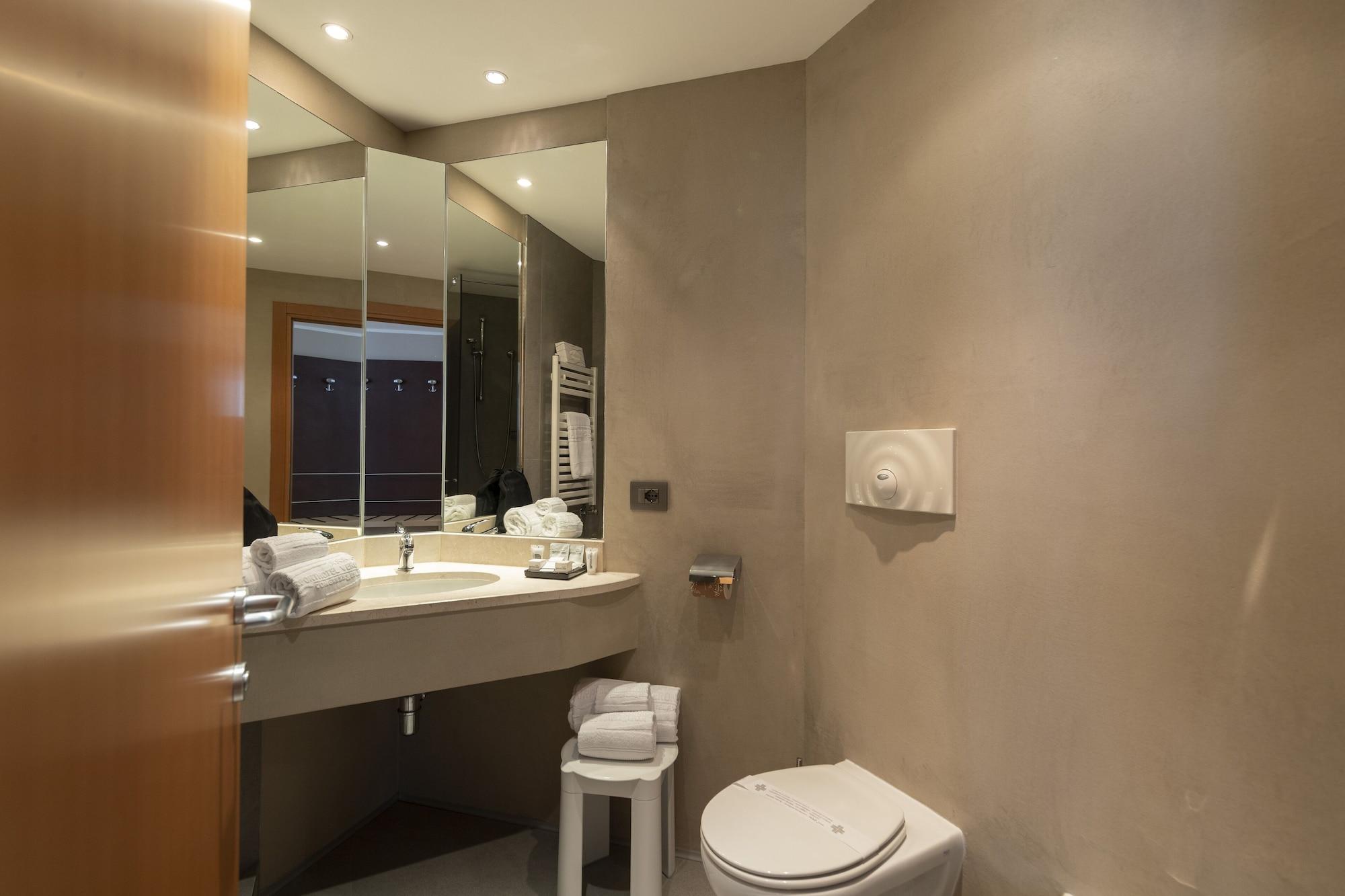 Airporthotel Verona Congress & Relax Dossobuono Buitenkant foto