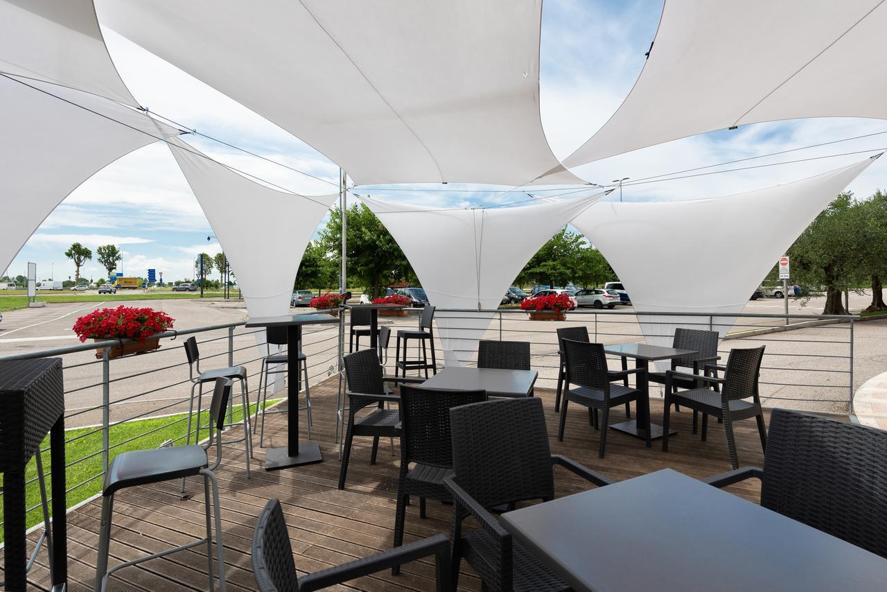 Airporthotel Verona Congress & Relax Dossobuono Buitenkant foto
