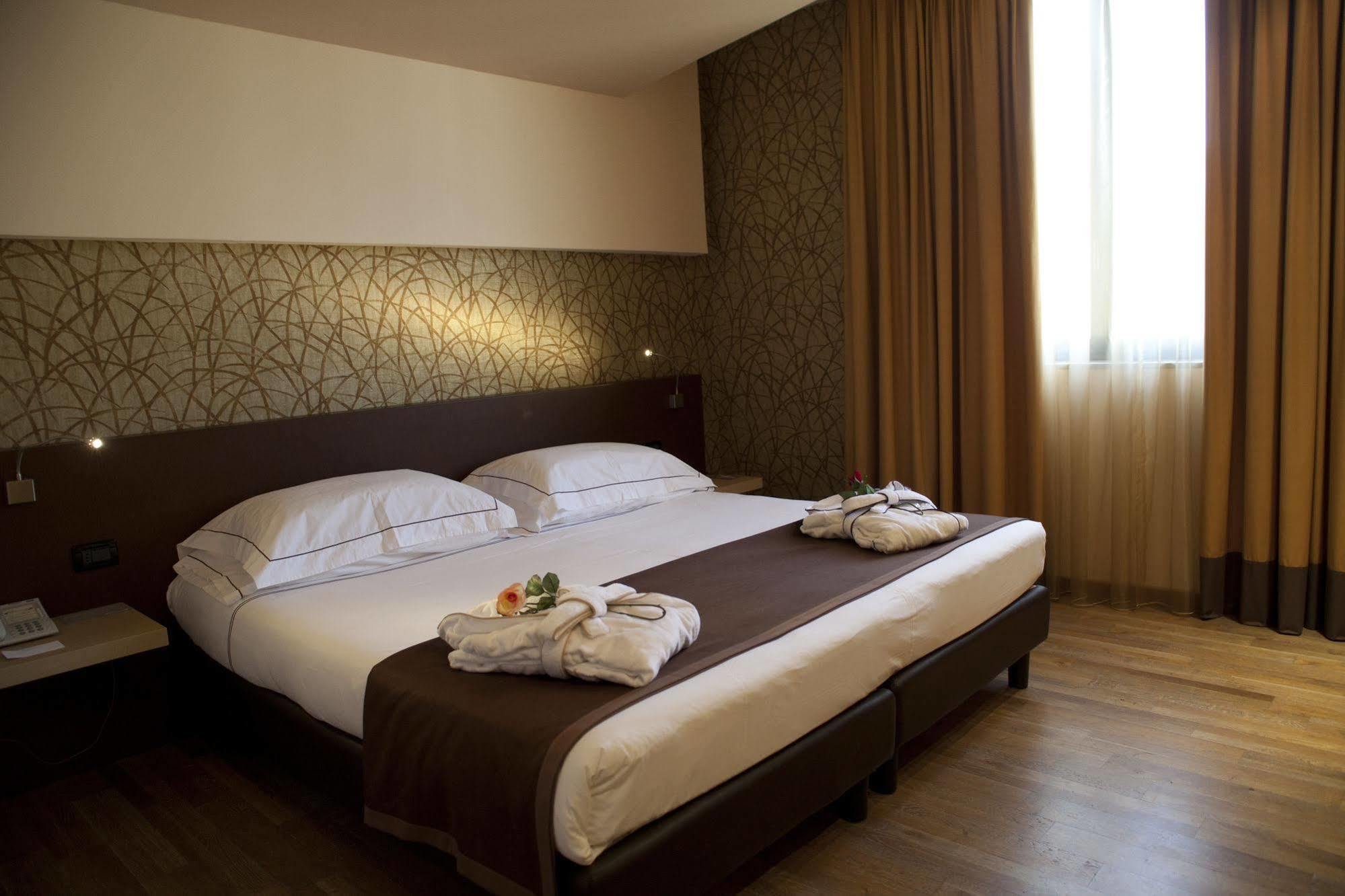Airporthotel Verona Congress & Relax Dossobuono Buitenkant foto